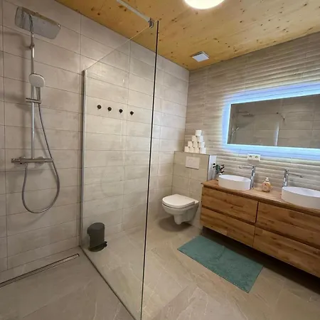 New - Mullerthal Basecamp - Sleeps 6 アパート *